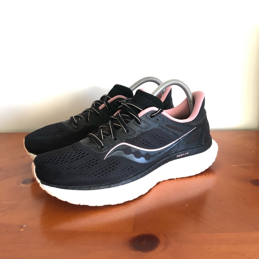 Saucony Hurricane 23 women’s running shoes